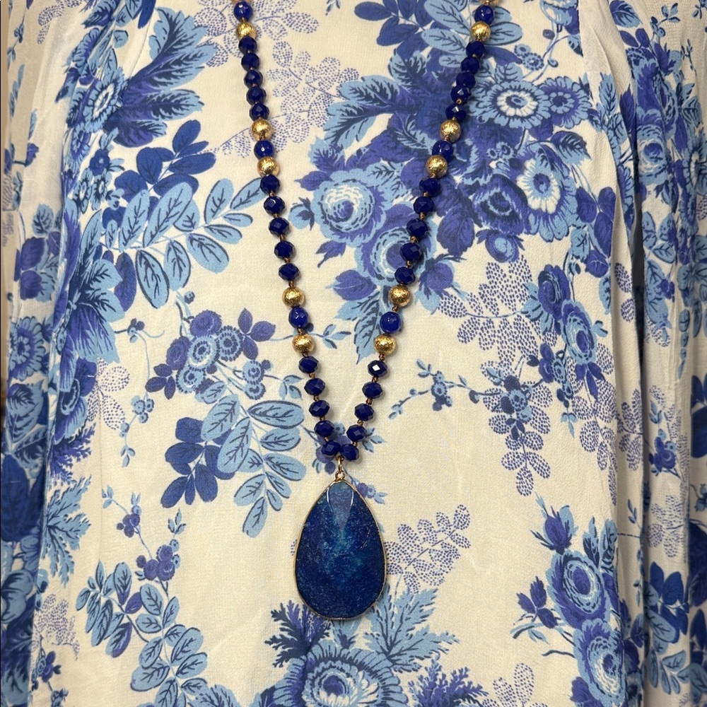 Elegant Blue and Gold Necklace‎